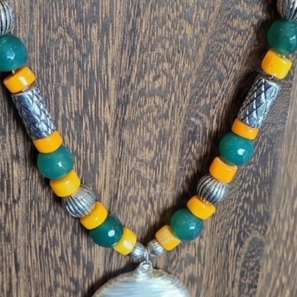 Vintage Southwestern Style Silver Tone Wire Wrapped Pendant Beaded Necklace - Picture 2 of 6